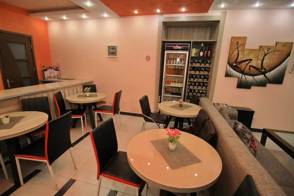Almeto Hotel and Rooms